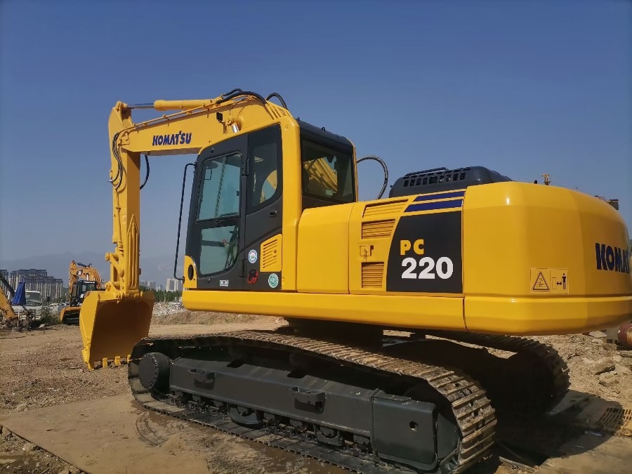 Japan Gebruikte Komatsu graafmachine te koop tweedehands PC220-8 Jindongyu Machinery