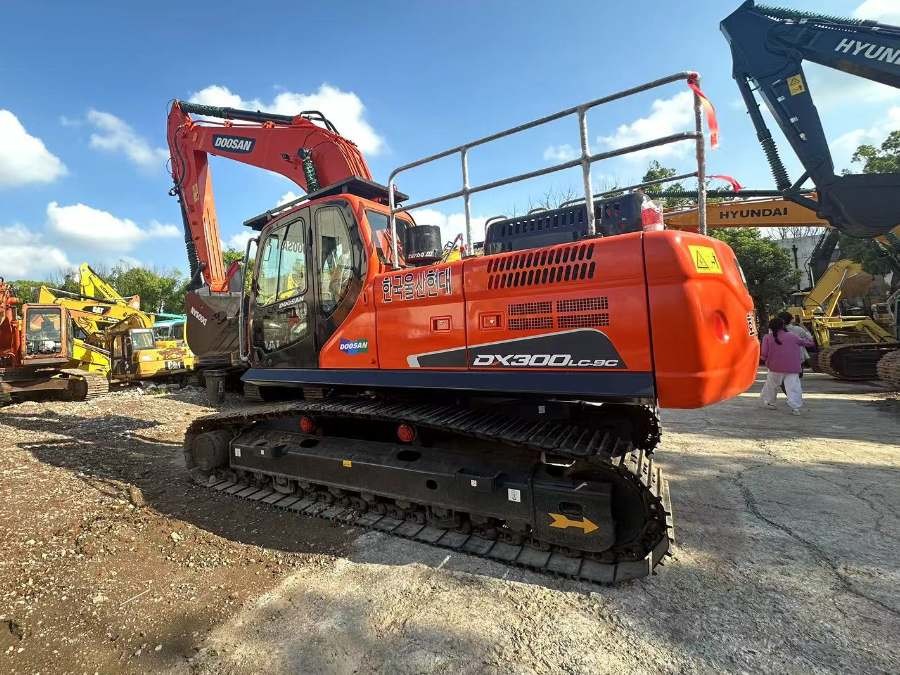 Korea Gebruikte Doosan graafmachine te koop Tweedehands DX300LC Jindongyu Machinery