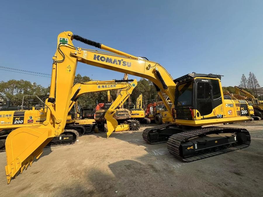 Japan Gebruikte Komatsu graafmachine te koop tweedehands PC200-8 Jindongyu Machinery