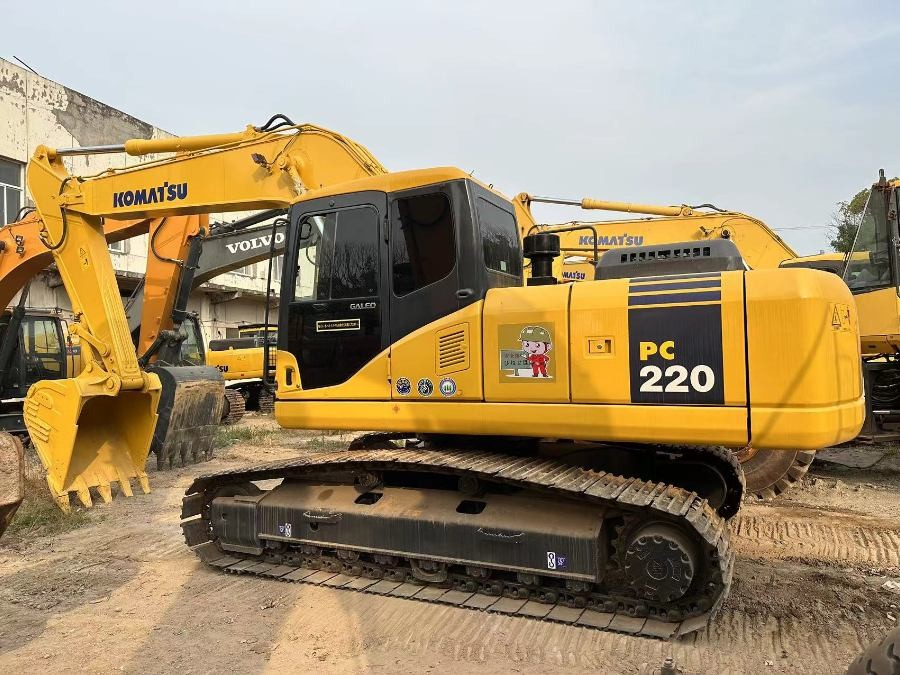 Japan Gebruikte Komatsu graafmachine te koop tweedehands PC220-7 Jindongyu Machinery